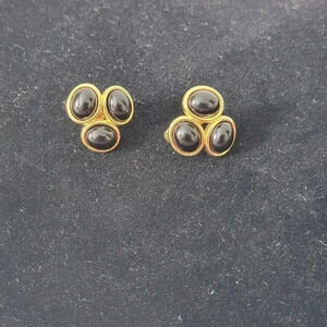 Vintage Estate Clip On Earrings Gold Tone Black Tri-Stone 7/8"